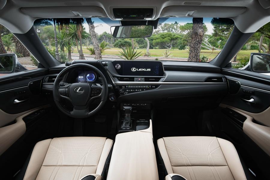 Торпедо Lexus ES300h 2018 года  (WW) (фото 41 из 71)